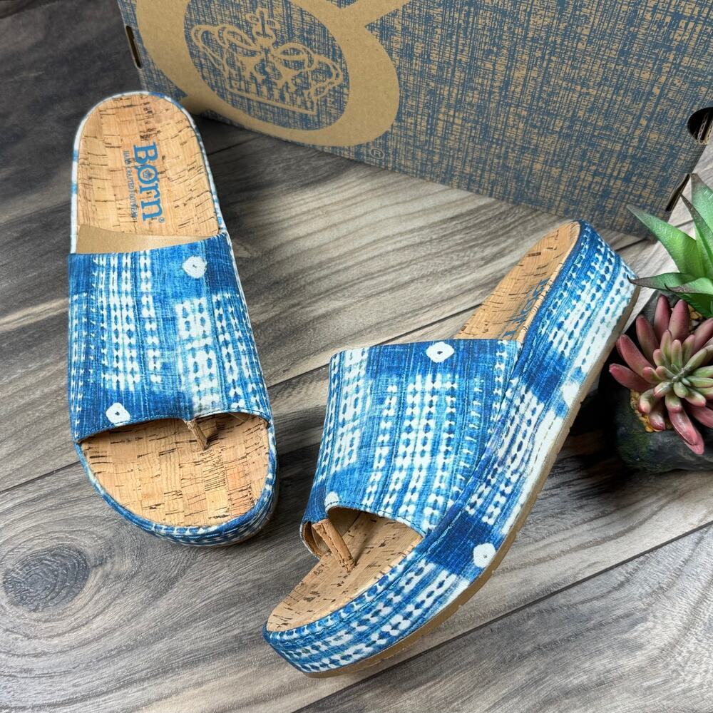 NIB Born Sharr 8M Platform Toe Post Thong Comfort Sandal Blue Multi